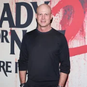 Zabawa w pochowanego 2 - galeria zdjęć - filmweb