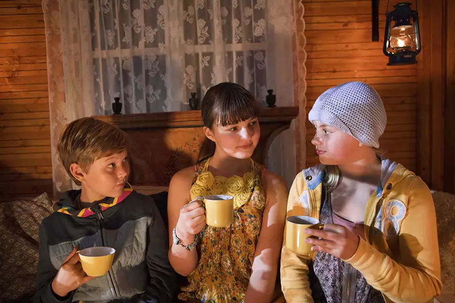 Jill i Joy. Tajemniczy nieznajomy - galeria zdjęć - filmweb