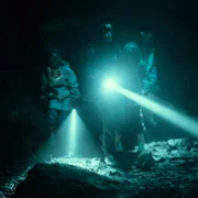 Czarne stokrotki - galeria zdjęć - filmweb