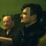 Czarne stokrotki - galeria zdjęć - filmweb