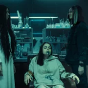 Czarne stokrotki - galeria zdjęć - filmweb