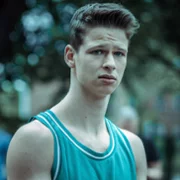 Czarne stokrotki - galeria zdjęć - filmweb