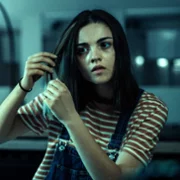 Czarne stokrotki - galeria zdjęć - filmweb