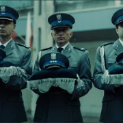 Czarne stokrotki - galeria zdjęć - filmweb