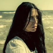 Czarne stokrotki - galeria zdjęć - filmweb