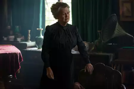 Howards End - galeria zdjęć - filmweb