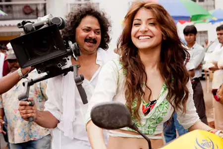 Ladies vs Ricky Bahl - galeria zdjęć - filmweb