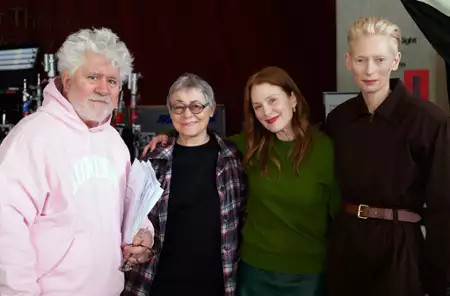 W pokoju obok - galeria zdjęć - filmweb