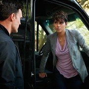 Extant: Przetrwanie - galeria zdjęć - filmweb