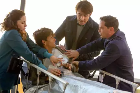 Extant: Przetrwanie - galeria zdjęć - filmweb