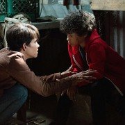 Extant: Przetrwanie - galeria zdjęć - filmweb