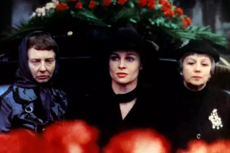 Nie oglądaj się teraz - galeria zdjęć - filmweb