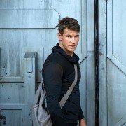 Extinct - galeria zdjęć - filmweb