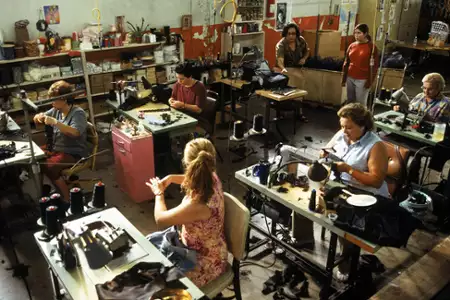 Prawdziwe kobiety są zaokrąglone - galeria zdjęć - filmweb