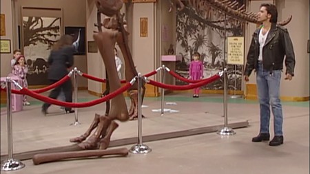 Sezon 6 Odcinek 18 Nie dotykać dinozaura
