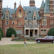 Crooked House - galeria zdjęć - filmweb