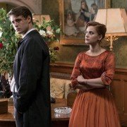 Crooked House - galeria zdjęć - filmweb