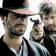 Dust - galeria zdjęć - filmweb