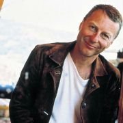 Dust - galeria zdjęć - filmweb