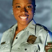 Aisha Hinds w Inwazja