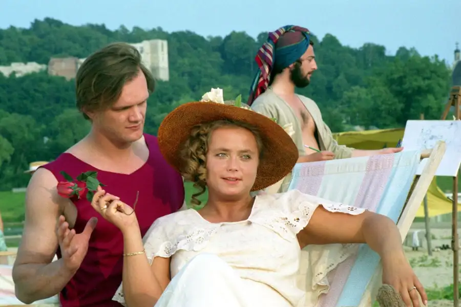 Dwa księżyce - galeria zdjęć - filmweb