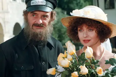 Dwa księżyce - galeria zdjęć - filmweb