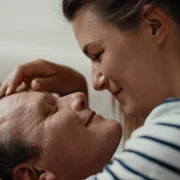 Być kochaną - galeria zdjęć - filmweb