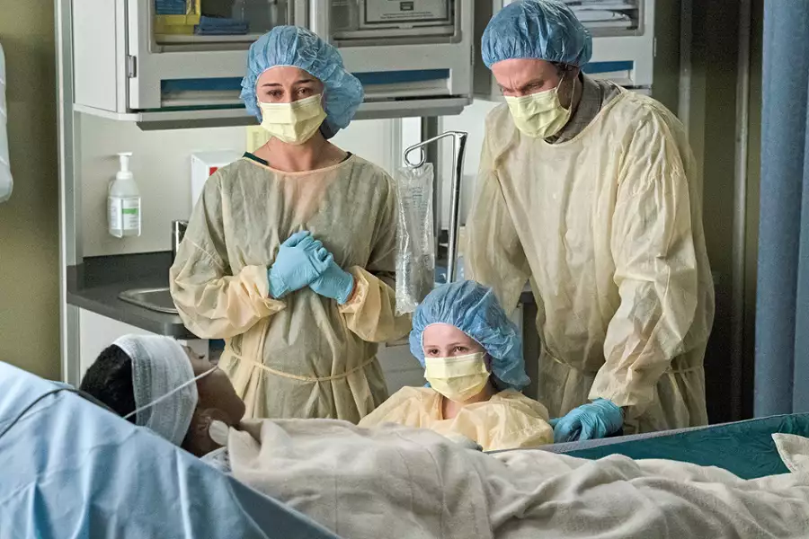 Chirurdzy - galeria zdjęć - filmweb