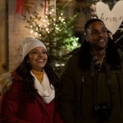 Maps and Mistletoe - galeria zdjęć - filmweb