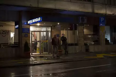 The Last Panthers: Złodzieje diament&oacute;w - galeria zdjęć - filmweb