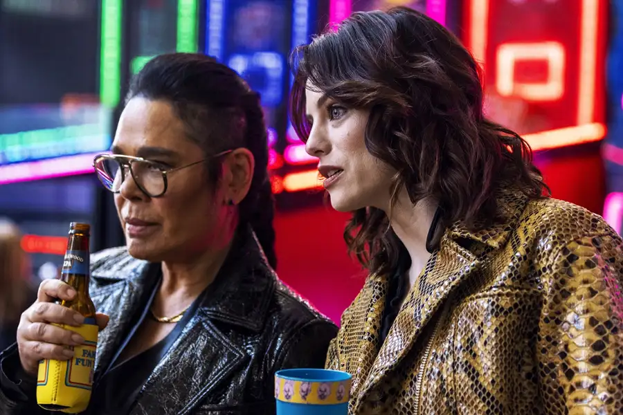Sunny Nights - galeria zdjęć - filmweb