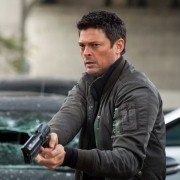 Almost Human - galeria zdjęć - filmweb