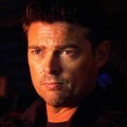Almost Human - galeria zdjęć - filmweb