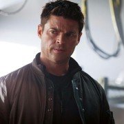Almost Human - galeria zdjęć - filmweb