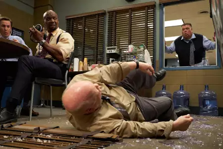 Brooklyn 9-9 - galeria zdjęć - filmweb