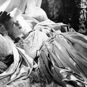 Piękna i Bestia - galeria zdjęć - filmweb