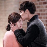 Wang-gwan-eul sseu-ryeo-neun-ja, geu-moo-ge-reul gyeon-dyeo-ra - sang-sok-ja-deul - galeria zdjęć - filmweb