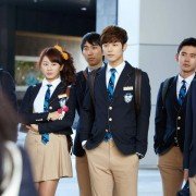 Wang-gwan-eul sseu-ryeo-neun-ja, geu-moo-ge-reul gyeon-dyeo-ra - sang-sok-ja-deul - galeria zdjęć - filmweb