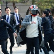 Wangkwoneul sseuryeoneunja, keumugyeruel kyeondyeora - Sangsokjadeul - galeria zdjęć - filmweb