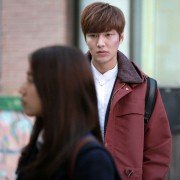 Wangkwoneul sseuryeoneunja, keumugyeruel kyeondyeora - Sangsokjadeul - galeria zdjęć - filmweb
