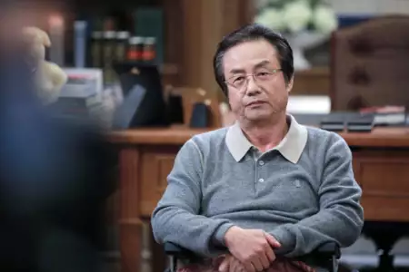 Wangkwoneul sseuryeoneunja, keumugyeruel kyeondyeora - Sangsokjadeul - galeria zdjęć - filmweb