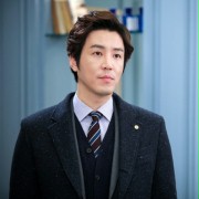 Dong Wook Yoo, ojciec Chan-Younga / Sekretarz Jeguk Group