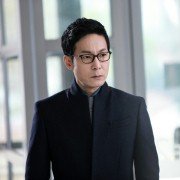 Wangkwoneul sseuryeoneunja, keumugyeruel kyeondyeora - Sangsokjadeul - galeria zdjęć - filmweb