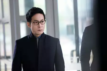 Wangkwoneul sseuryeoneunja, keumugyeruel kyeondyeora - Sangsokjadeul - galeria zdjęć - filmweb