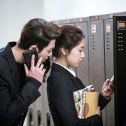 Wangkwoneul sseuryeoneunja, keumugyeruel kyeondyeora - Sangsokjadeul - galeria zdjęć - filmweb