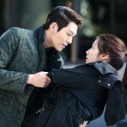 Wangkwoneul sseuryeoneunja, keumugyeruel kyeondyeora - Sangsokjadeul - galeria zdjęć - filmweb