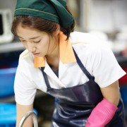 Wangkwoneul sseuryeoneunja, keumugyeruel kyeondyeora - Sangsokjadeul - galeria zdjęć - filmweb
