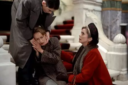 Wsch&oacute;d - Zach&oacute;d - galeria zdjęć - filmweb
