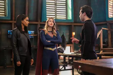Supergirl - galeria zdjęć - filmweb