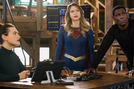Supergirl - galeria zdjęć - filmweb